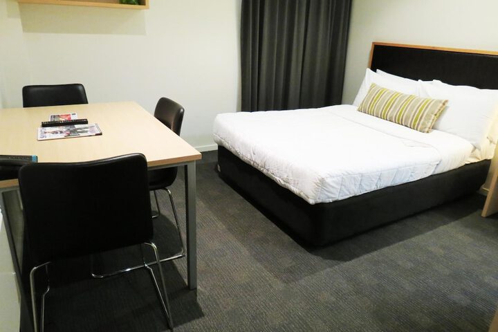 Room 10 of 36