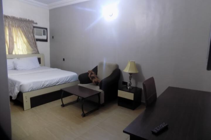 Room 5 of 15