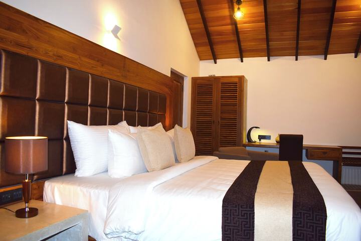 Room 2 of 16