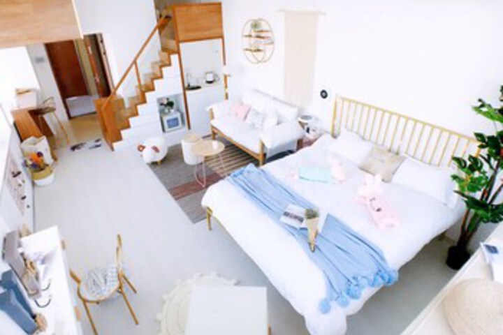 Room 8 of 20