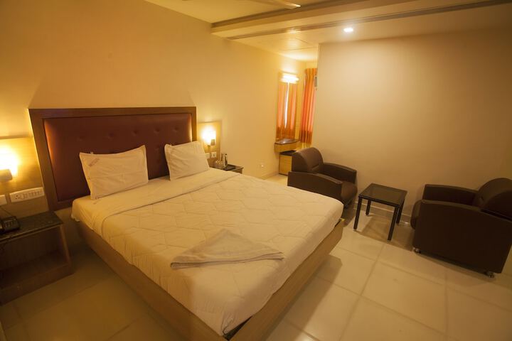Room 6 of 15