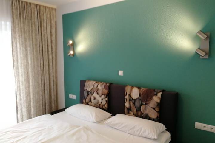 Room 3 of 34