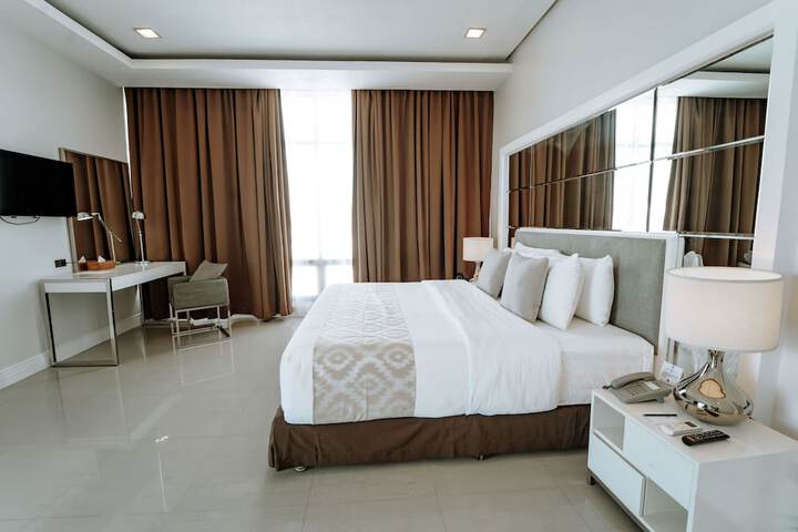 Room 13 of 38