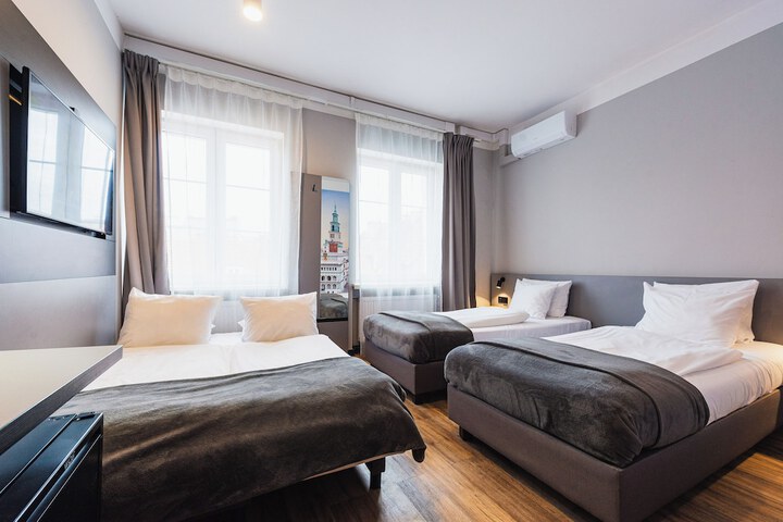 Room 42 of 65