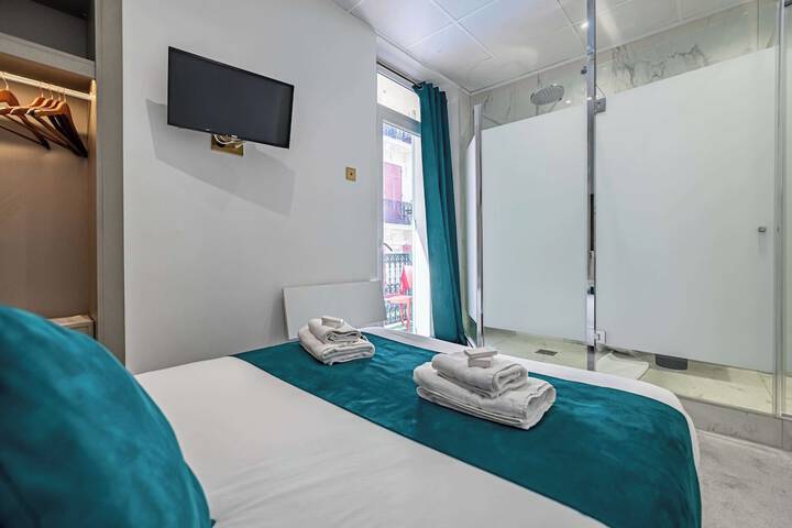 Room 3 of 13