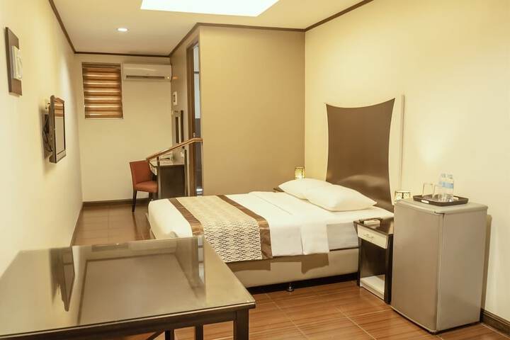 Room 12 of 49