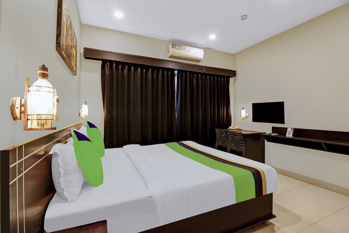 Room 15 of 37