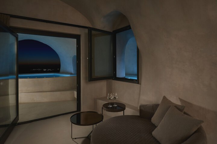 Room 9 of 75
