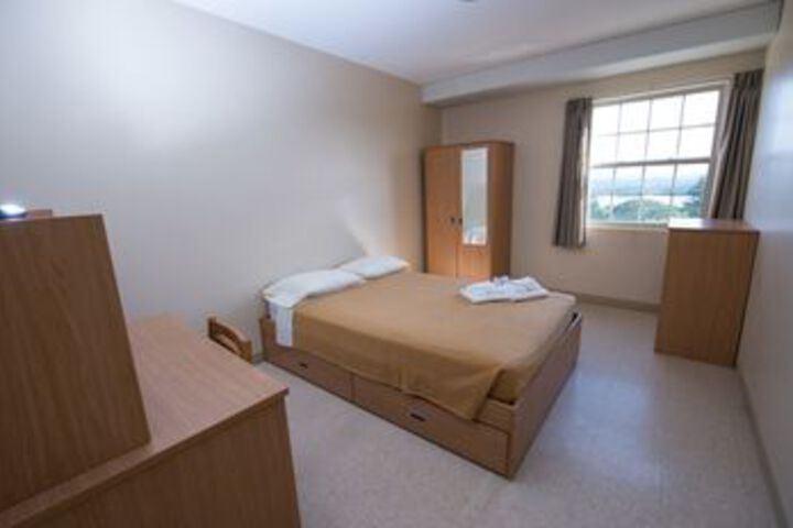Room 17 of 37