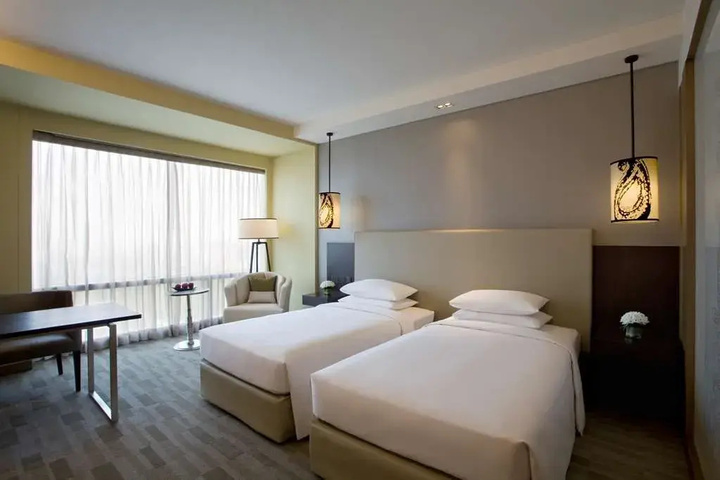 Room 3 of 7