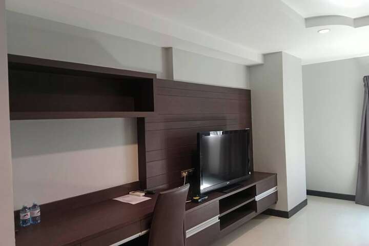 Room 27 of 36