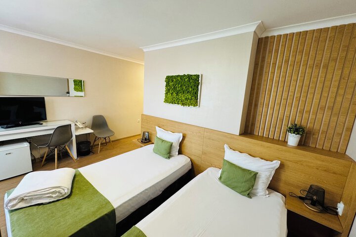 Room 75 of 102