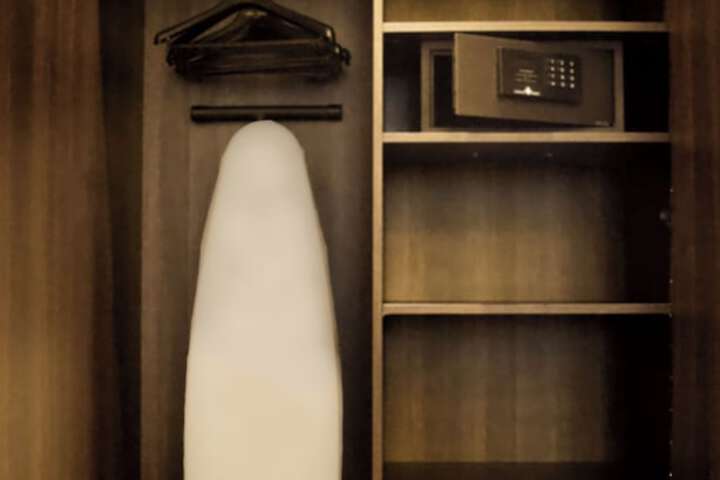 Room 10 of 67
