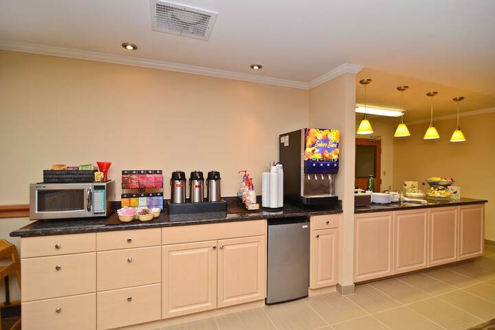 Breakfast area