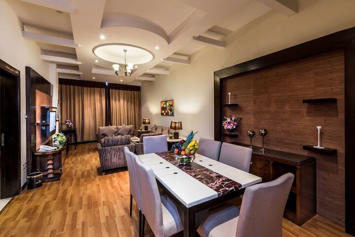 Dining Photos