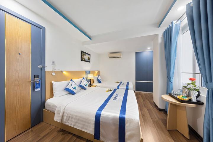 Room 10 of 21