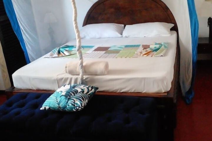 Room 11 of 36