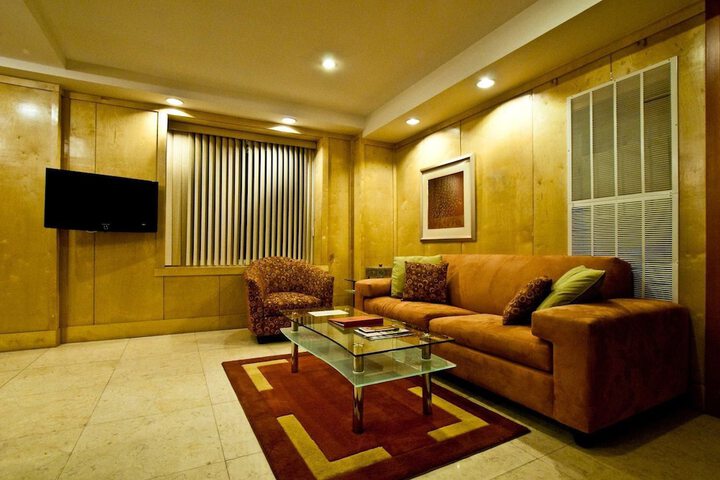 Room 4 of 41