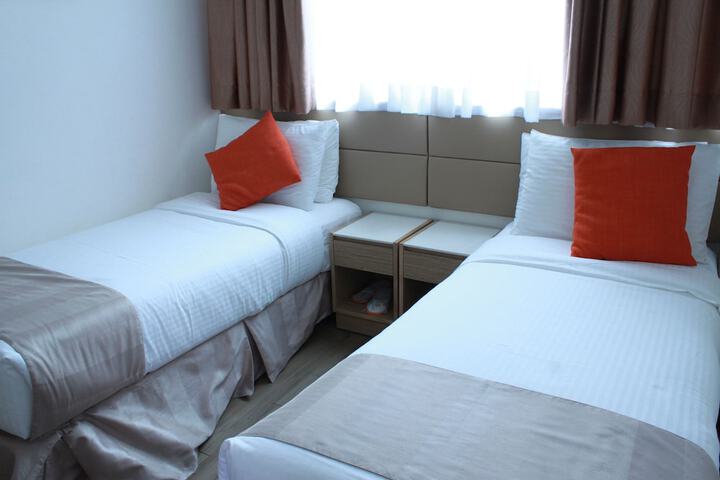 Room 11 of 42