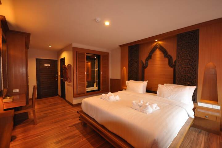 Room 32 of 83