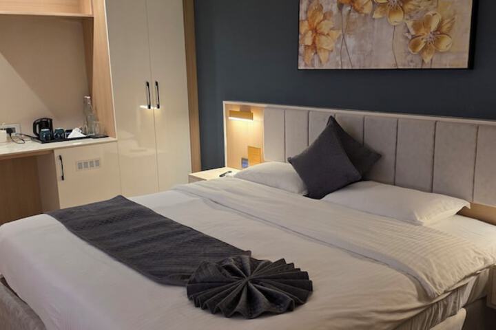 Room 43 of 87