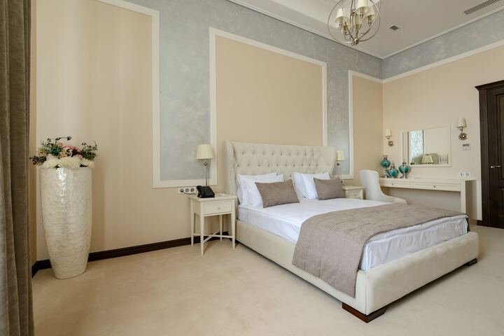 Room 12 of 32