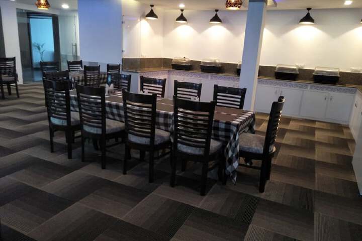 Dining 63 of 77