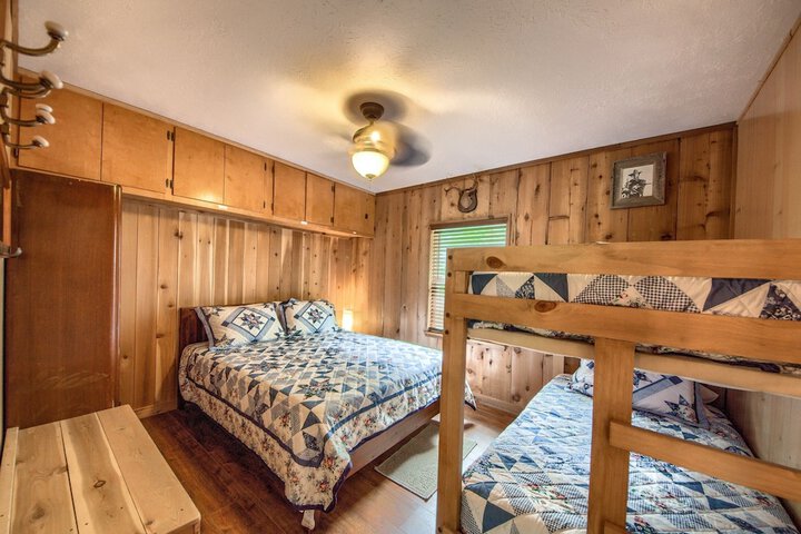 Room 3 of 38