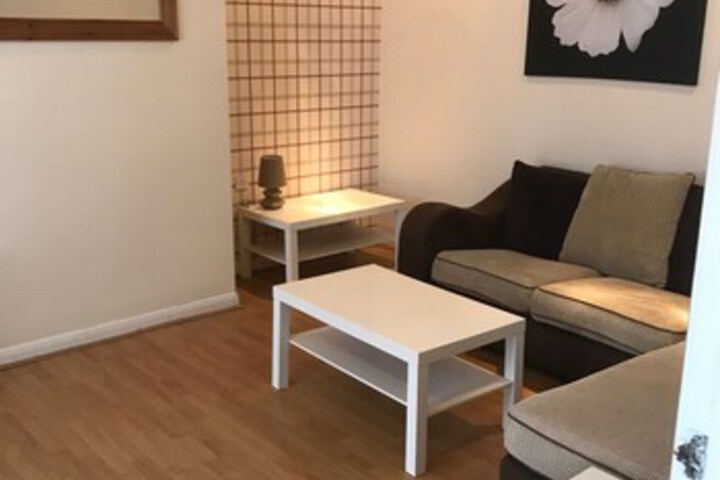 Lounge 16 of 39