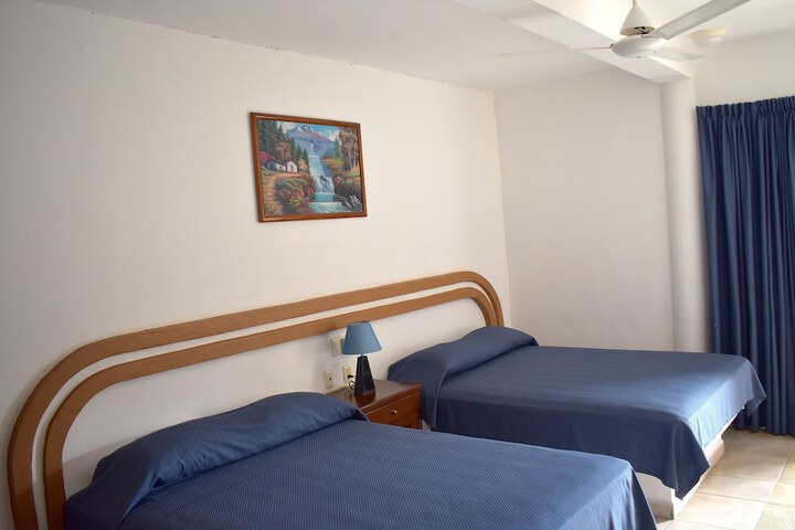 Room 8 of 75