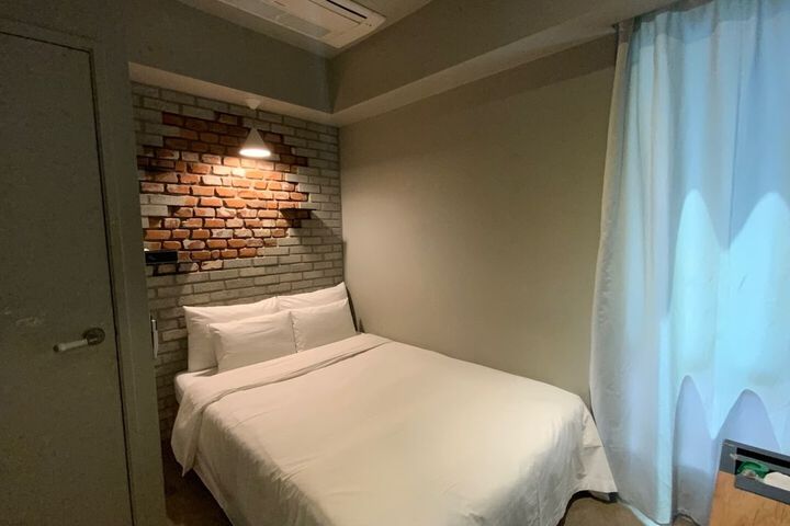 Room 47 of 92