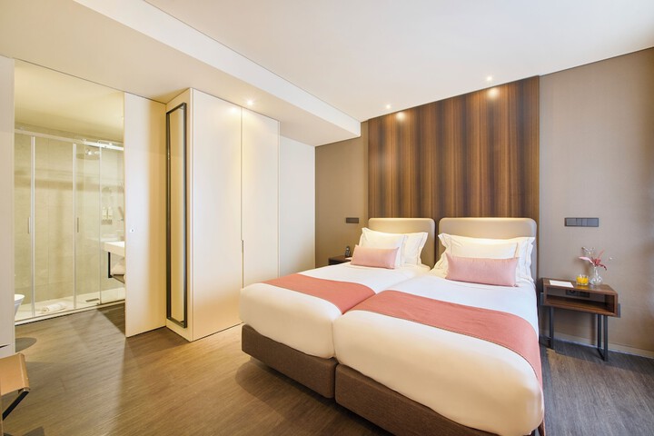 Room 13 of 52