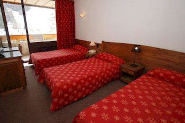 Room 15 of 38