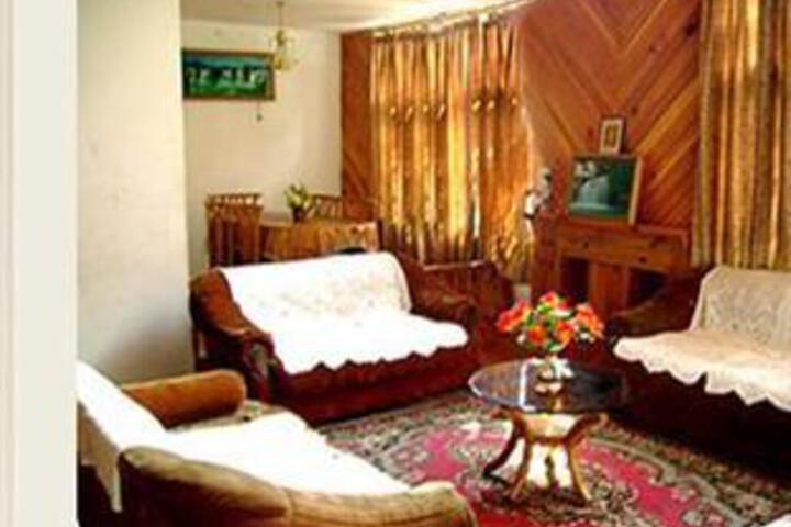 Room 4 of 5