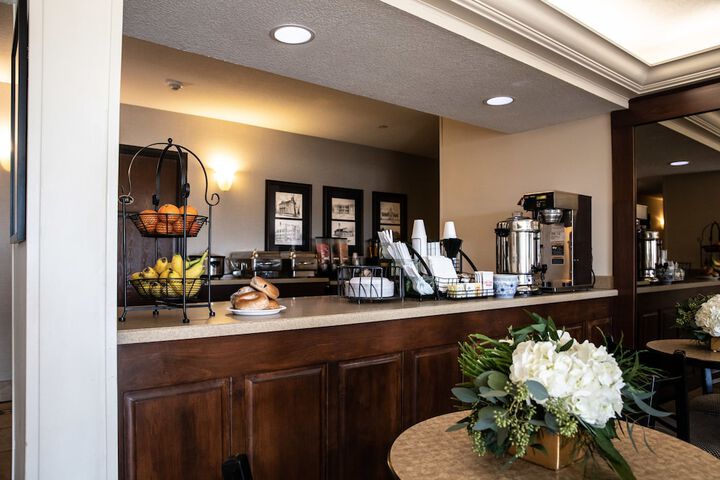 Breakfast/Coffee Service 33 of 36