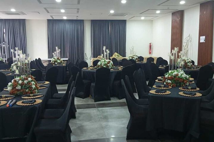 Ballroom/Hall 37 of 46