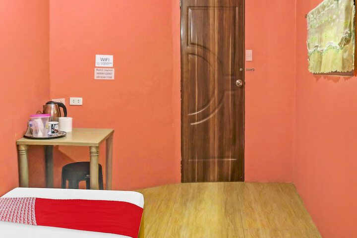 Room 17 of 28