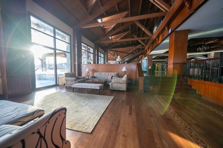 Guest Lobby