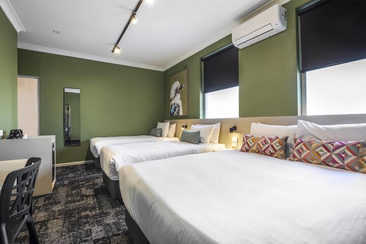 Room 28 of 67