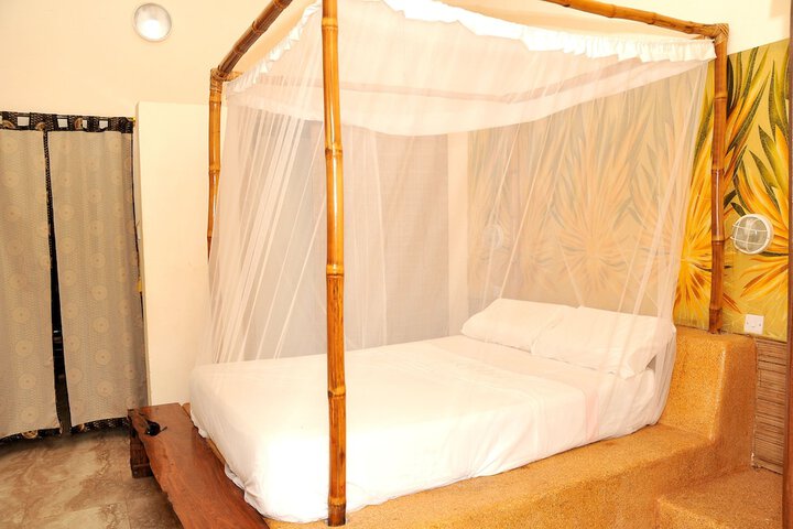 Room 3 of 44