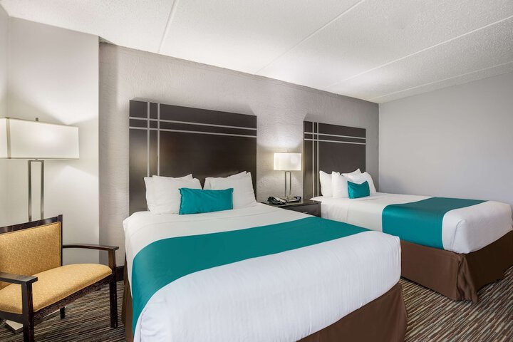 1 Queen Bed Mobility Accessible Communication Assistance Bathtub Full Breakfast (8 of 17)