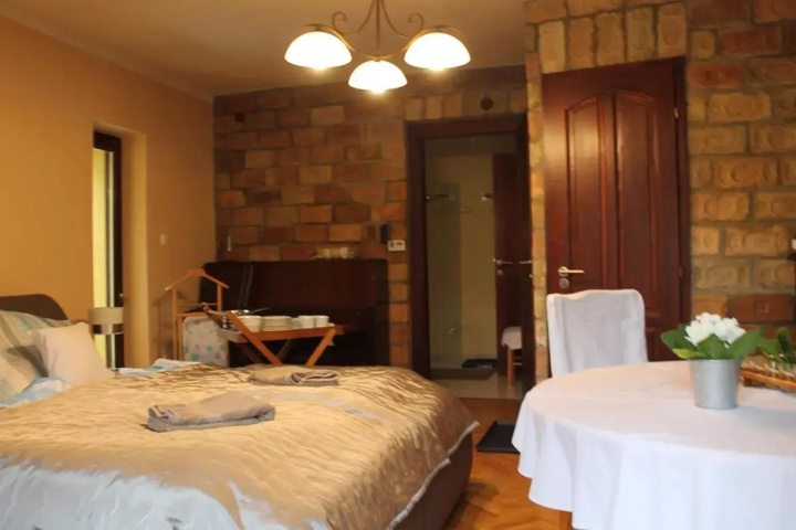 Room 3 of 12