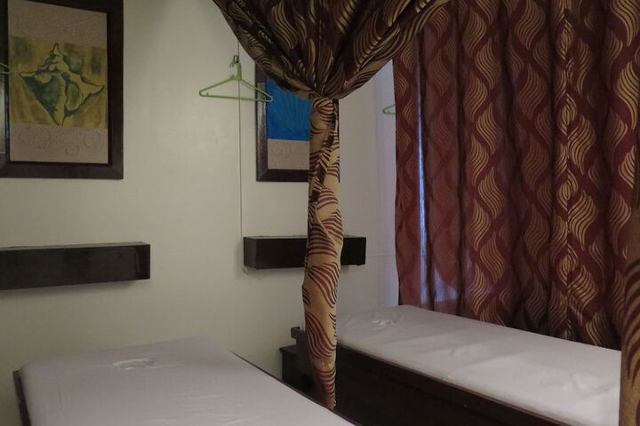 Room 51 of 79