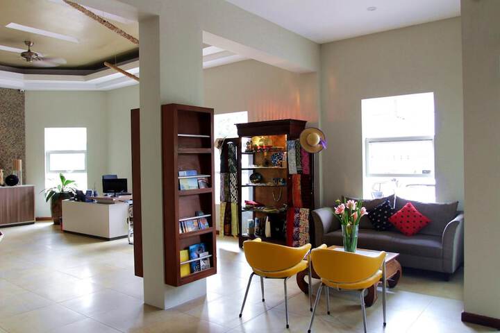 Entrance & Lobby