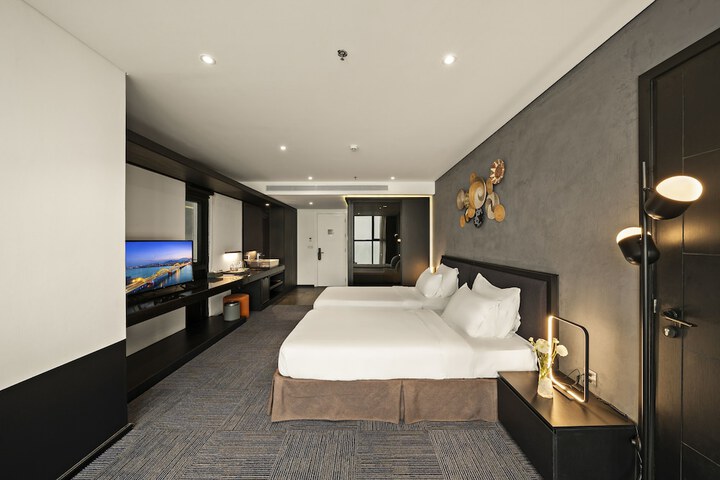 Room 35 of 80