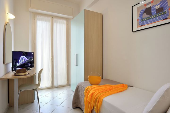 Room 10 of 37