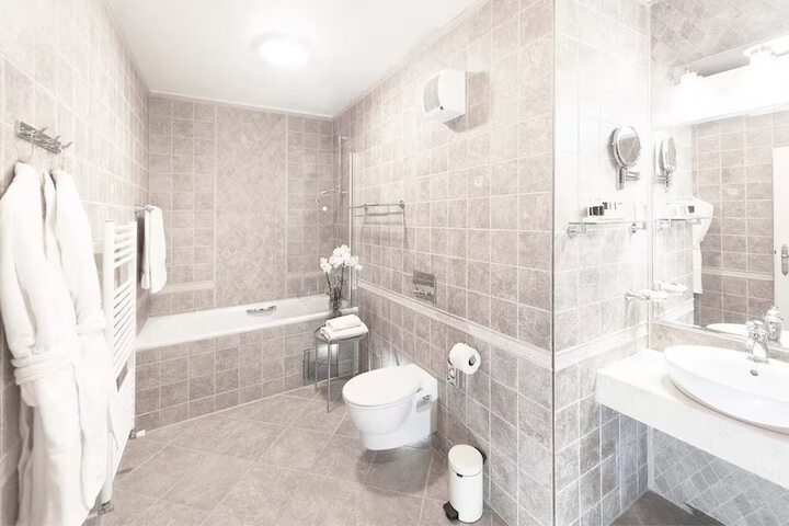 Clean Restrooms