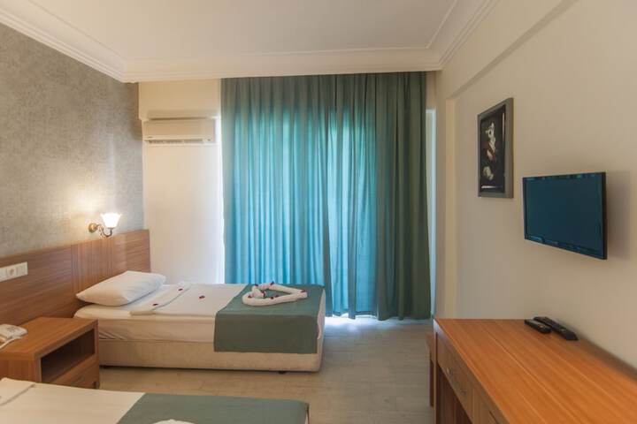 Room 12 of 65