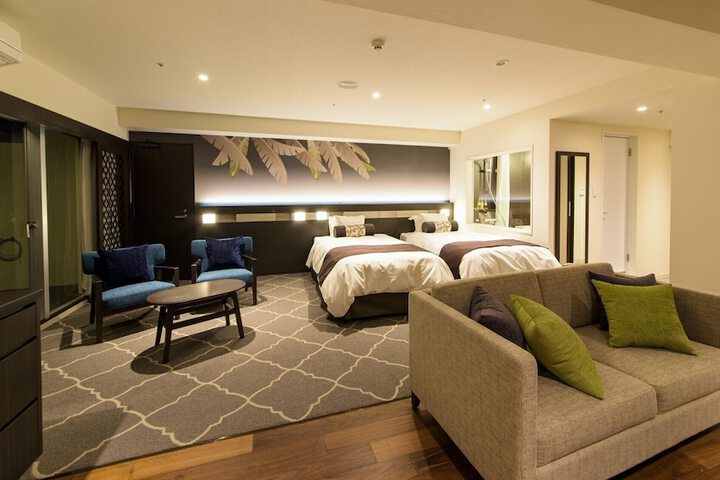 Room 25 of 142