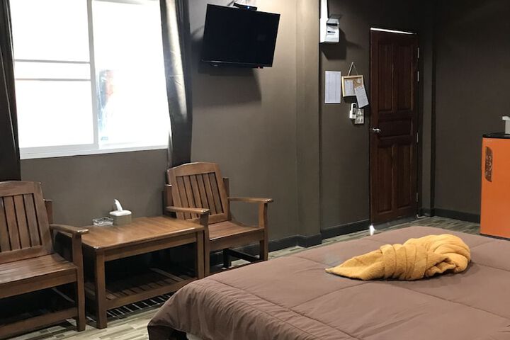 Room 5 of 52